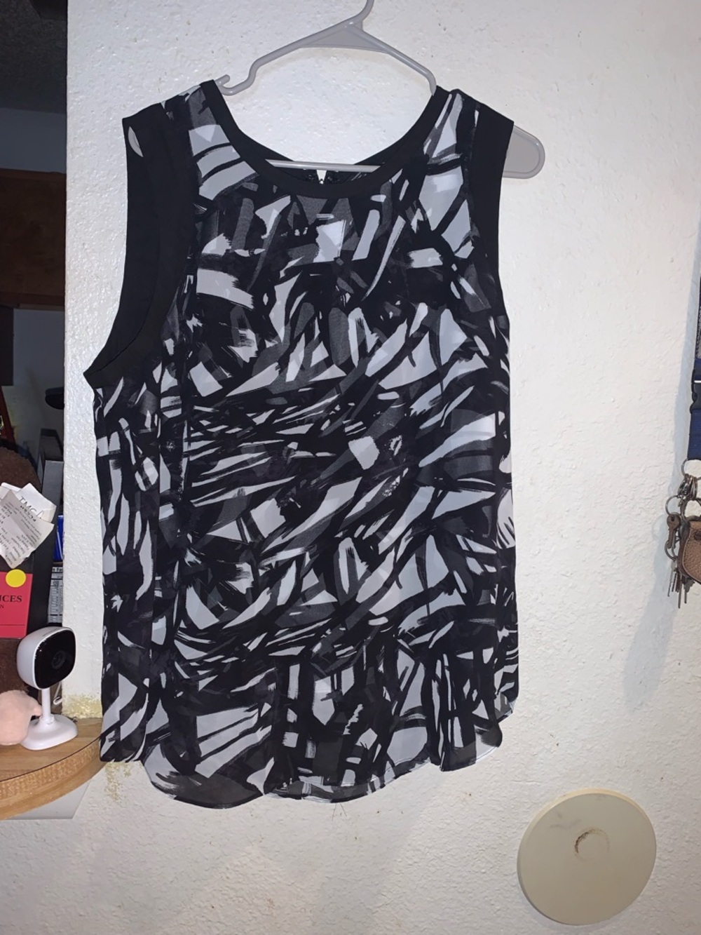 Investments Black & White Abstract Sleeveless Chiffon Top